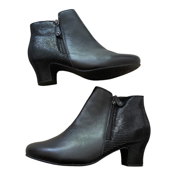 hotter Delight Ankle Boots - Picture 2 of 8